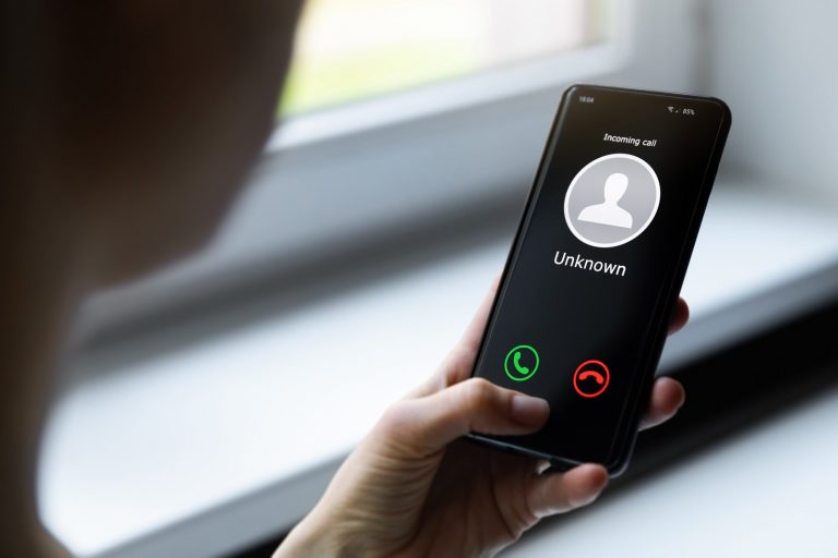 Image cover for 5 tips to avoid falling victim to a scam